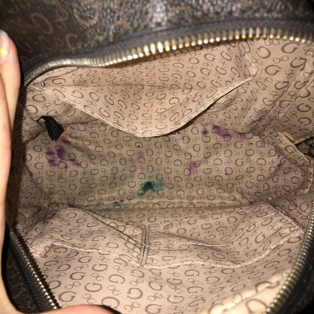 Guess bag& backpack bundle - Picture 5 of 8